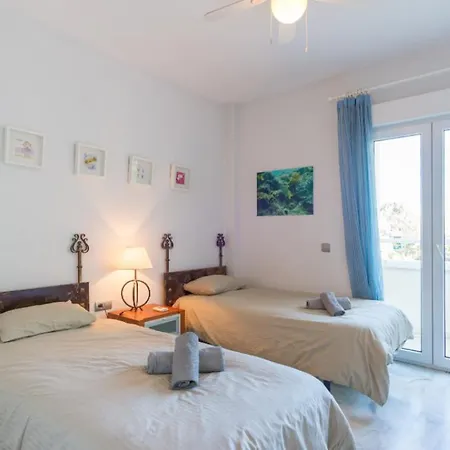 Costa Lago Jacuzzi Apartment *